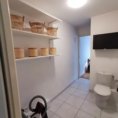 Apartment Cote Gare - Gare - Centre-ville - Parking - Netflix - Wifi - Disney+ - Terrasse *