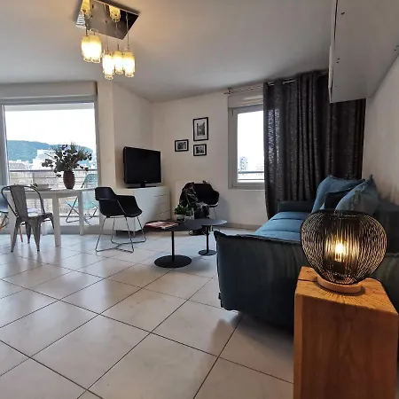 Cote Gare - Gare - Centre-ville - Parking - Netflix - Wifi - Disney+ - Terrasse * Annecy